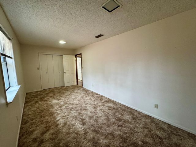 1304 W Wise Street, Bowie, TX 76230