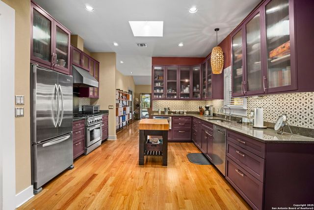 725 E Woodlawn Avenue, San Antonio, TX 78212