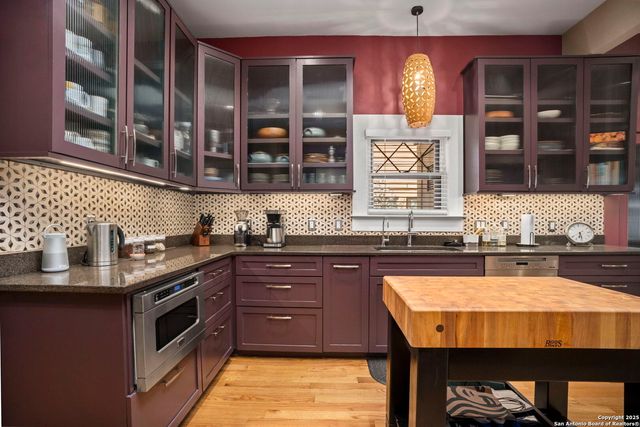 725 E Woodlawn Avenue, San Antonio, TX 78212