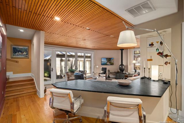 725 E Woodlawn Avenue, San Antonio, TX 78212