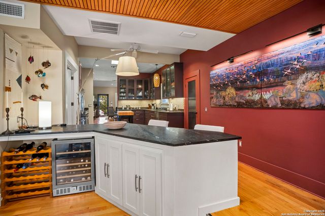 725 E Woodlawn Avenue, San Antonio, TX 78212