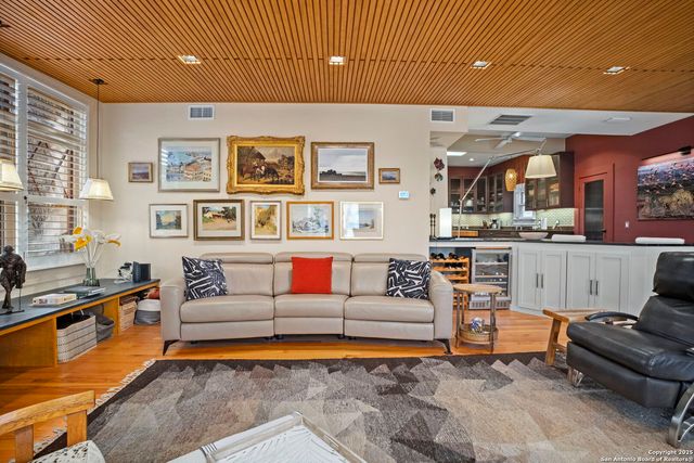 725 E Woodlawn Avenue, San Antonio, TX 78212