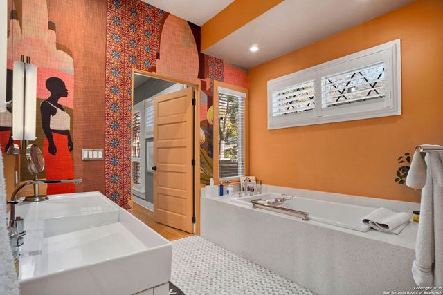 725 E Woodlawn Avenue, San Antonio, TX 78212