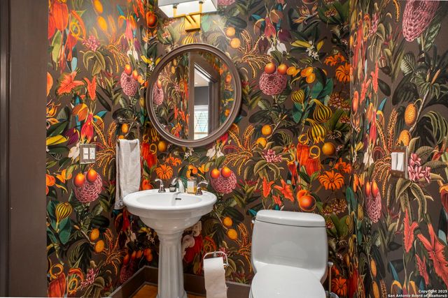 725 E Woodlawn Avenue, San Antonio, TX 78212