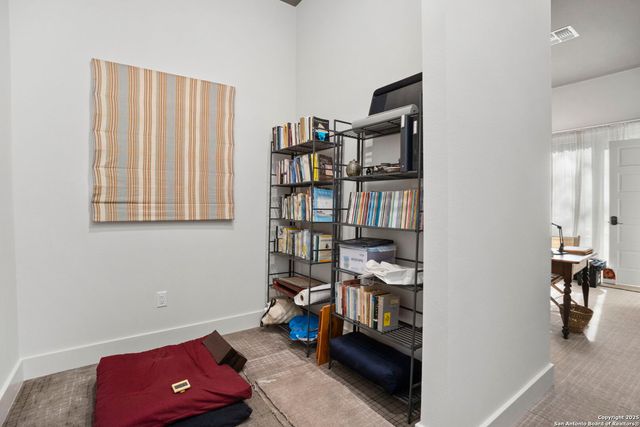 725 E Woodlawn Avenue, San Antonio, TX 78212