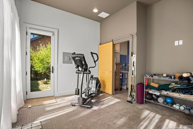 725 E Woodlawn Avenue, San Antonio, TX 78212