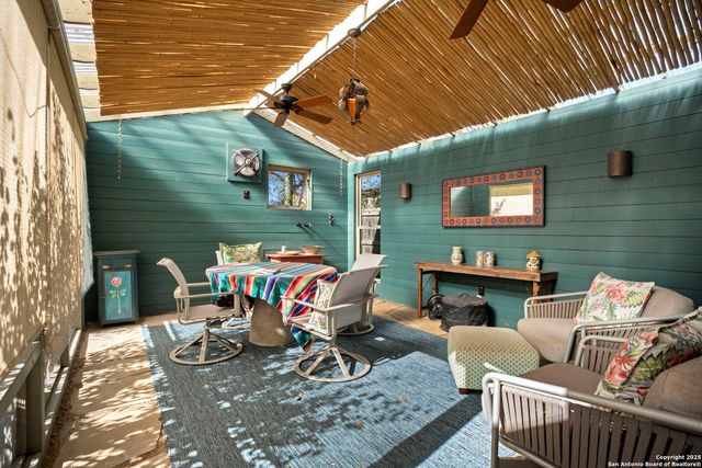 725 E Woodlawn Avenue, San Antonio, TX 78212