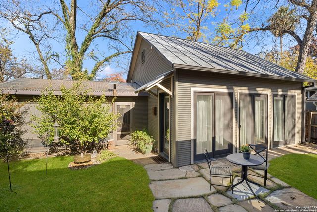 725 E Woodlawn Avenue, San Antonio, TX 78212