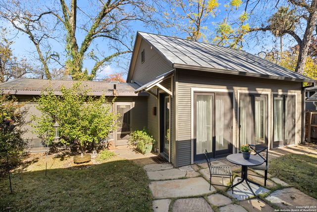 725 E Woodlawn Avenue, San Antonio, TX 78212