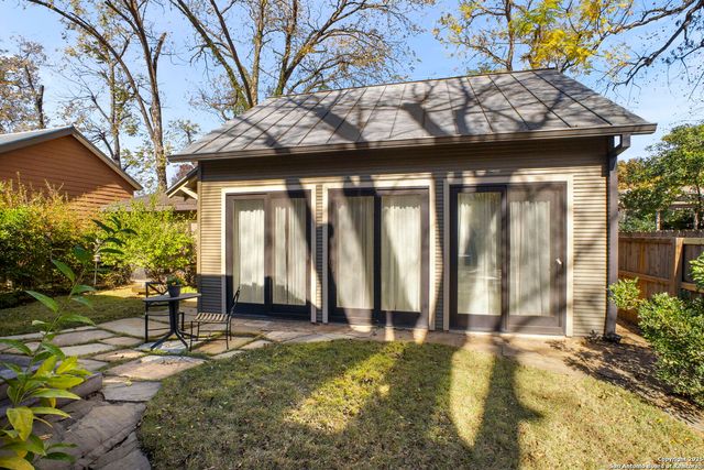 725 E Woodlawn Avenue, San Antonio, TX 78212