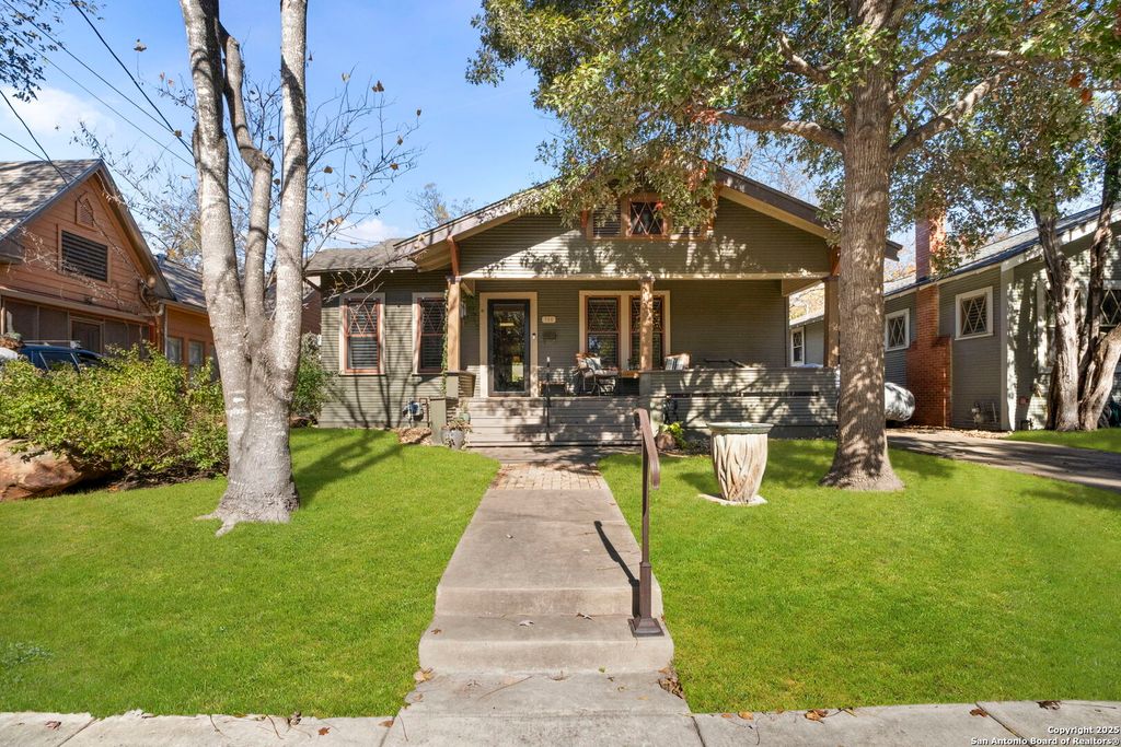 725 E Woodlawn Avenue, San Antonio, TX 78212