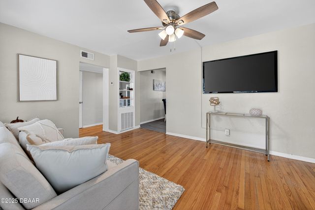 930 Daytona Avenue, Holly Hill, FL 32117