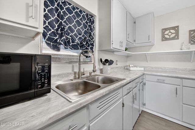 930 Daytona Avenue, Holly Hill, FL 32117