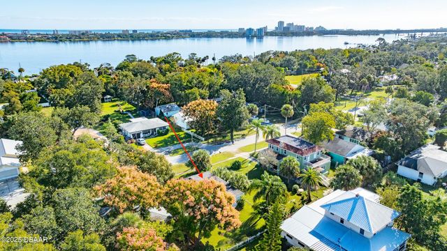 930 Daytona Avenue, Holly Hill, FL 32117