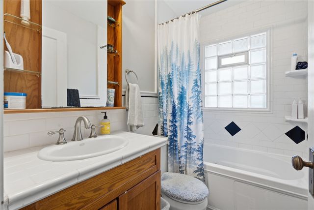 2016 30th Street, Des Moines, IA 50310