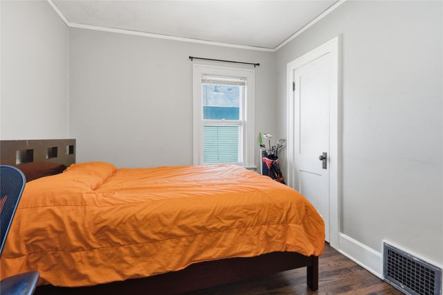 2016 30th Street, Des Moines, IA 50310