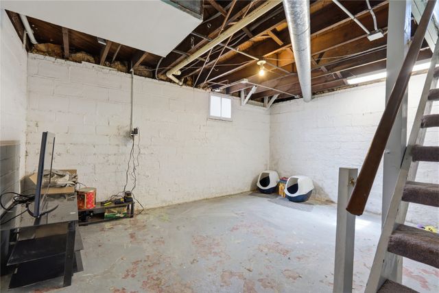 2016 30th Street, Des Moines, IA 50310