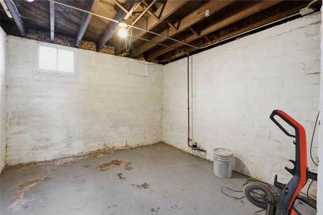 2016 30th Street, Des Moines, IA 50310