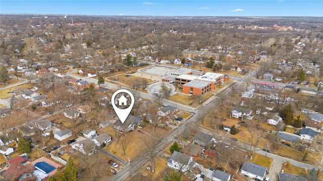 2016 30th Street, Des Moines, IA 50310