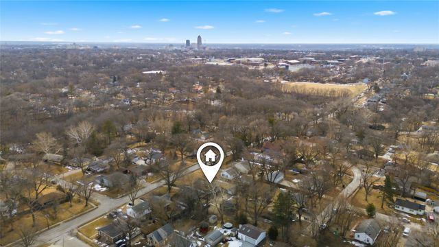 2016 30th Street, Des Moines, IA 50310