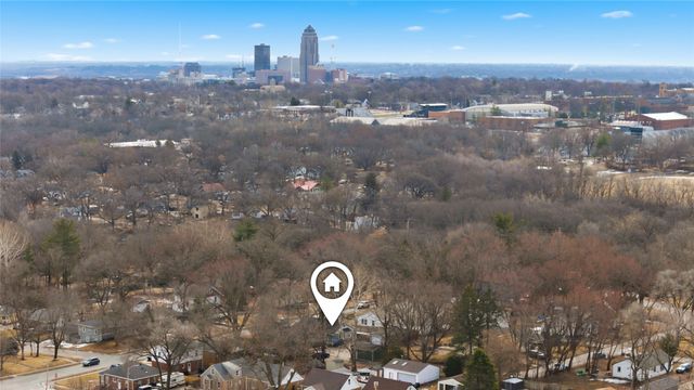 2016 30th Street, Des Moines, IA 50310