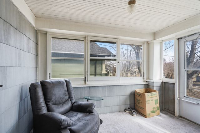 2016 30th Street, Des Moines, IA 50310