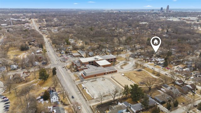 2016 30th Street, Des Moines, IA 50310