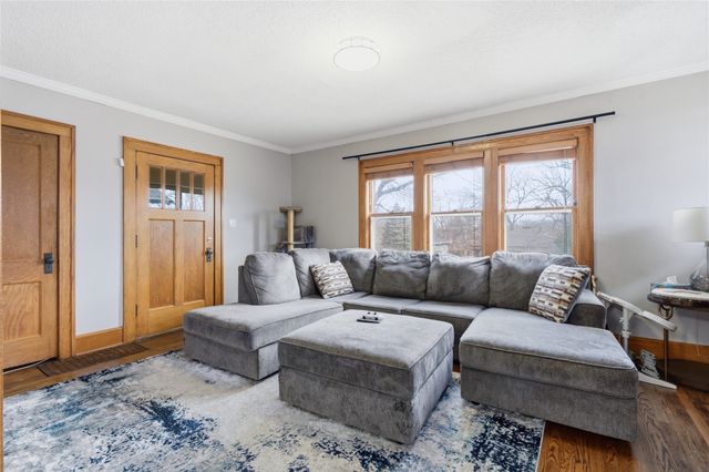 2016 30th Street, Des Moines, IA 50310