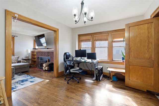 2016 30th Street, Des Moines, IA 50310