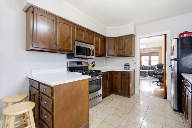 2016 30th Street, Des Moines, IA 50310