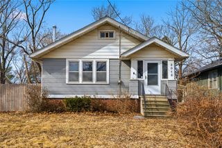 2016 30th Street, Des Moines, IA 50310