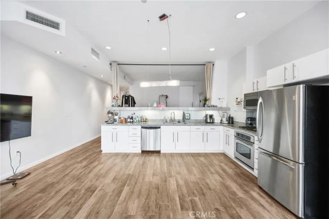 1100 Wilshire Boulevard 2607, Los Angeles, CA 90017