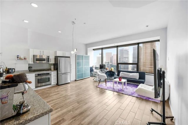 1100 Wilshire Boulevard 2607, Los Angeles, CA 90017