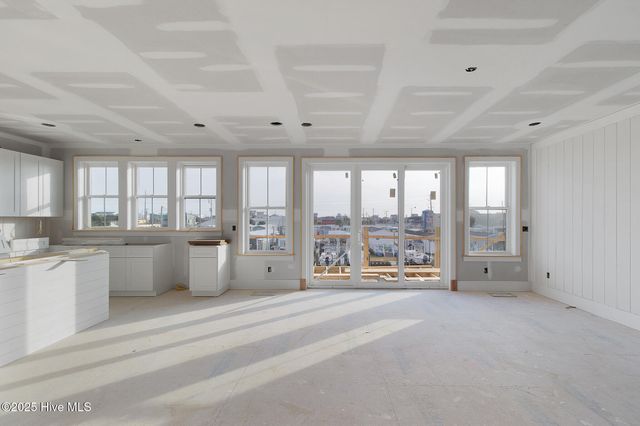 121 Sound Drive, Atlantic Beach, NC 28512