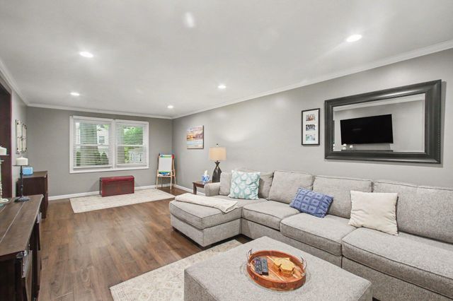 16242 Suffolk Drive, Spring Lake, MI 49456
