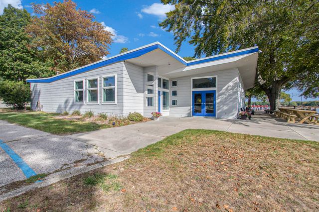 16242 Suffolk Drive, Spring Lake, MI 49456
