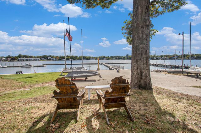 16242 Suffolk Drive, Spring Lake, MI 49456
