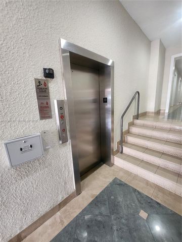 2700 Collins Ave 302, Miami Beach, FL 33140