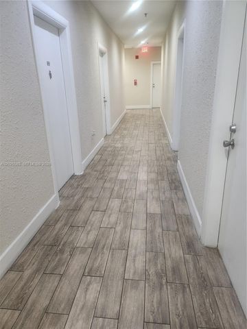 2700 Collins Ave 302, Miami Beach, FL 33140