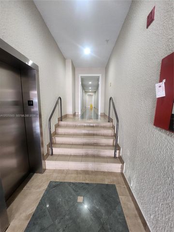 2700 Collins Ave 302, Miami Beach, FL 33140