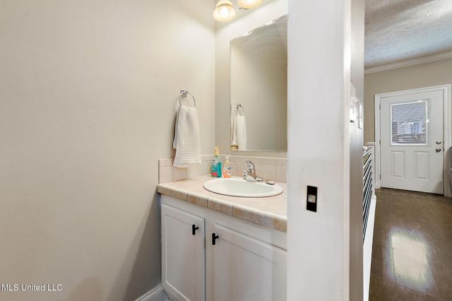 208 E Orchard Loop, 208, D'iberville, MS 39540