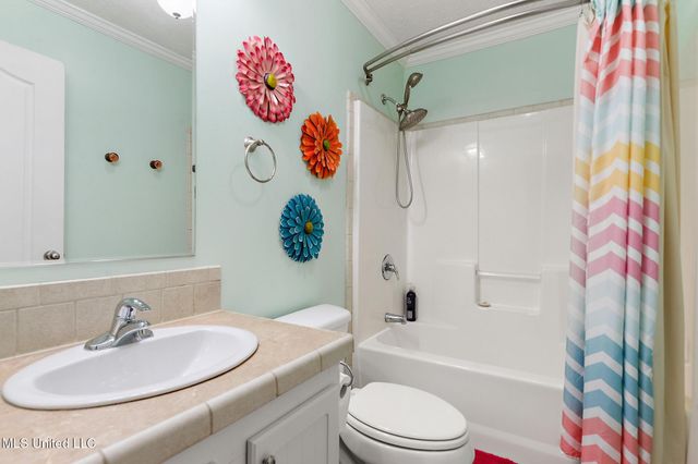 208 E Orchard Loop, 208, D'iberville, MS 39540
