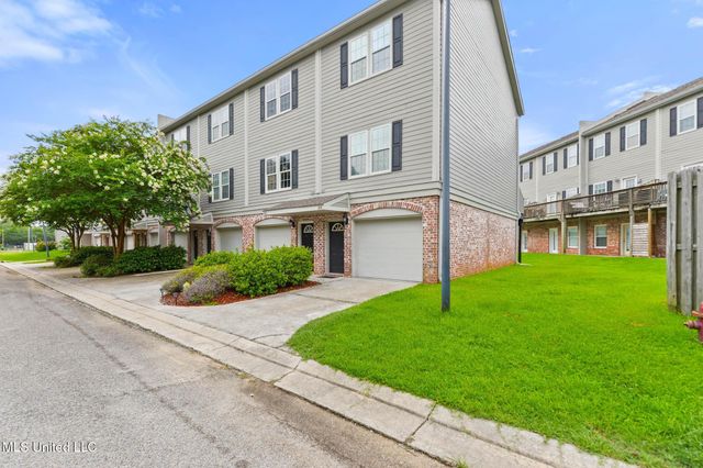208 E Orchard Loop, 208, D'iberville, MS 39540
