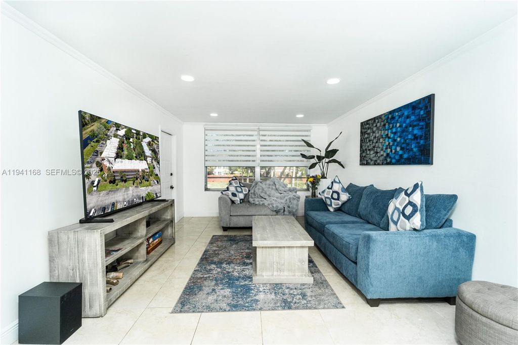 7500 NW 17th Street 207, Plantation, FL 33313