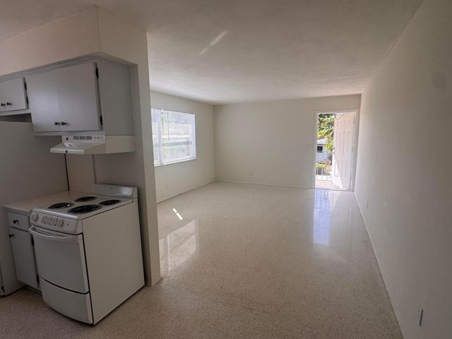 1555 Tyler Street 12, Hollywood, FL 33020