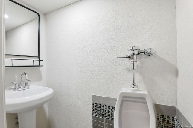 12106 White River, San Antonio, TX 78254