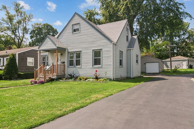 418 S Lake Terrace, Mundelein, IL 60060