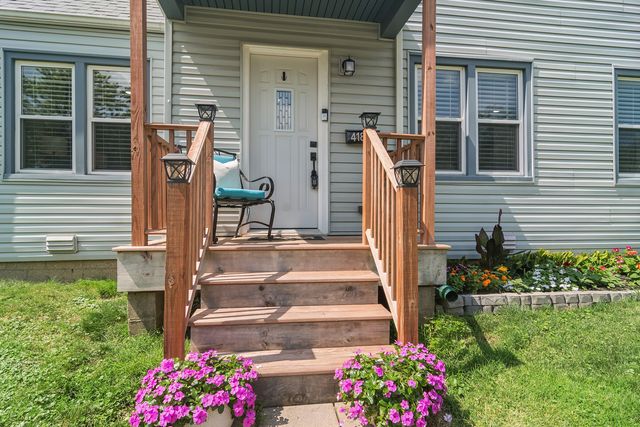 418 S Lake Terrace, Mundelein, IL 60060