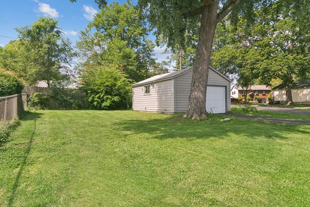418 S Lake Terrace, Mundelein, IL 60060