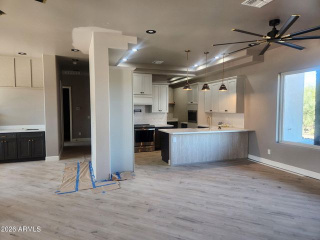 34315 N 5TH Avenue, Phoenix, AZ 85085